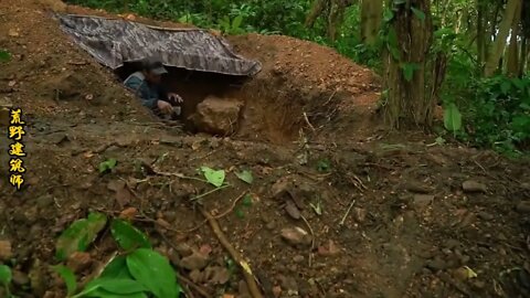 Enter the jungle to experience life, surrounded by messy stone huts to live in.3 set