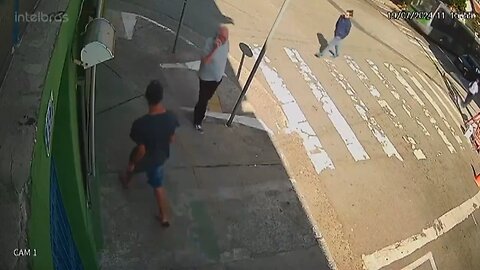 🚨 NEW: Tragic accident in São Paulo, Brazil, involving a 17-year-old thief.