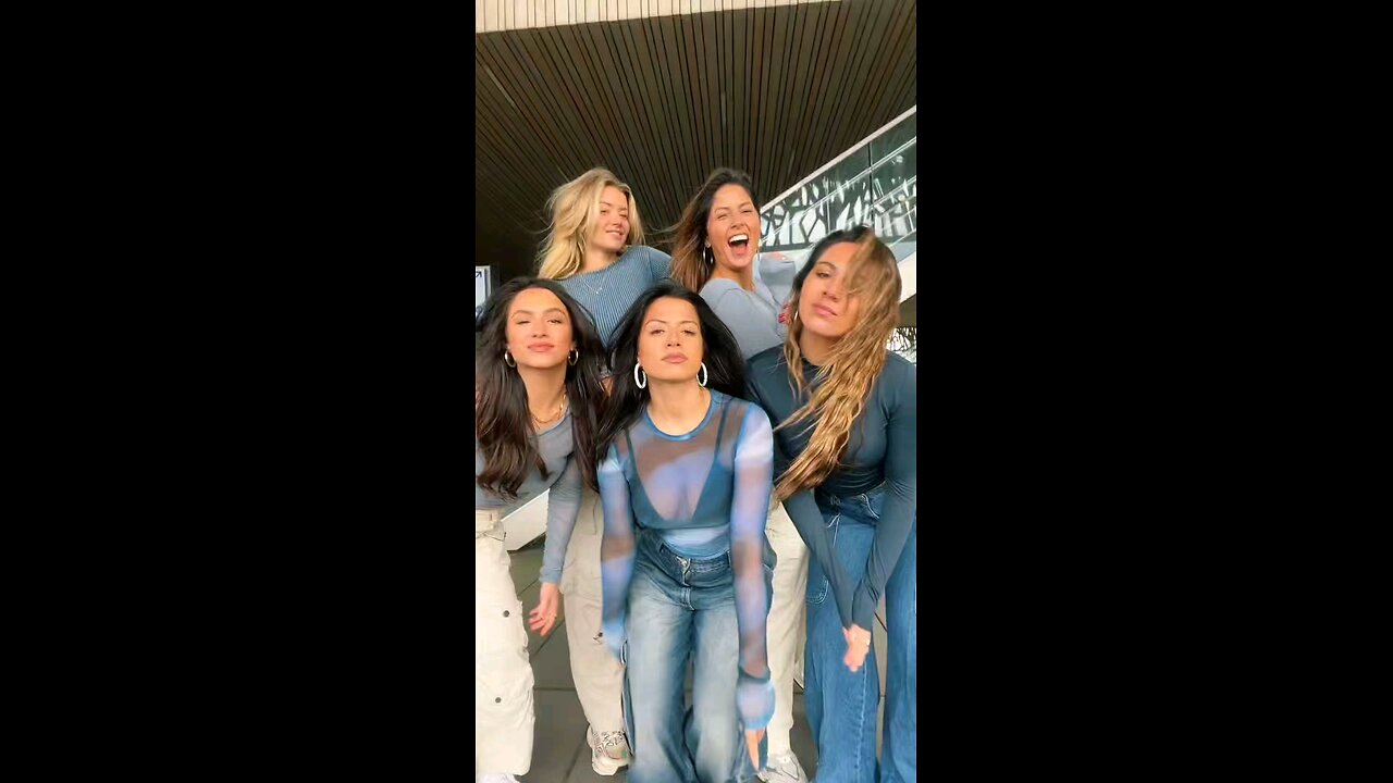 girls group dance