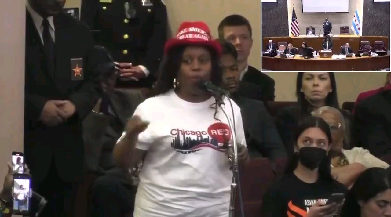 "Chicagoan in MAGA Hat Confronts Mayor Over Funding"