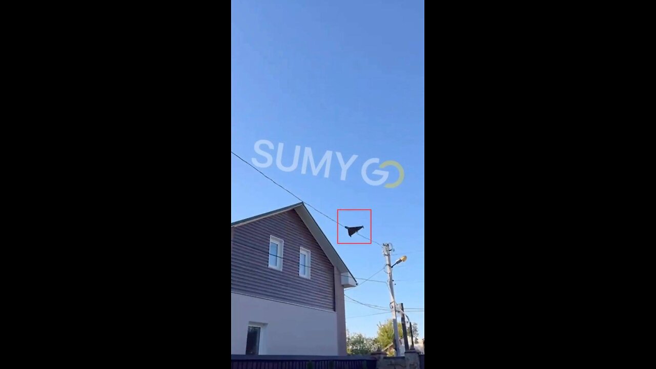 😳 Shahed's flight directly over a house in Sumy region.