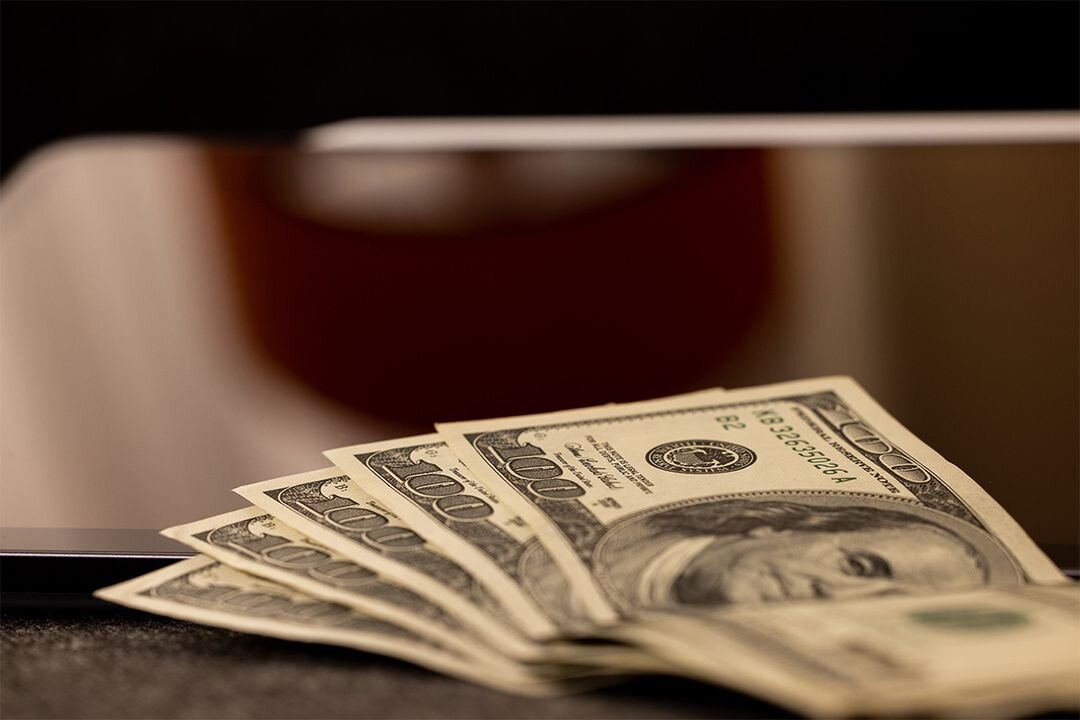 The path towards financial freedom: How to save and invest for the future
