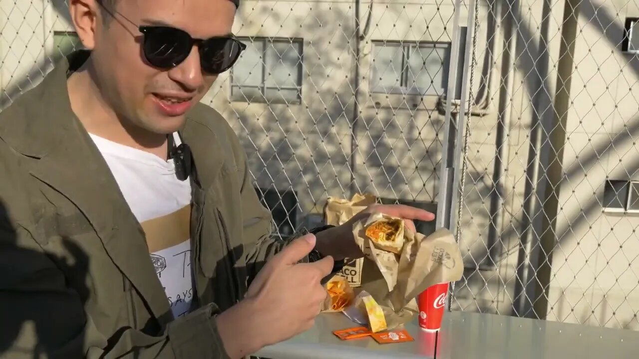 TRYING OUT SHIBUYA'S INTERNATIONAL FOOD AND EVEN TACO BELL AND PANDA EXPRESS IN JAPAN ! 🇯🇵