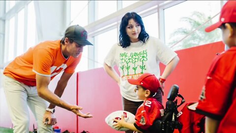 Henderson student with leukodystrophy gets to meet Tom Brady