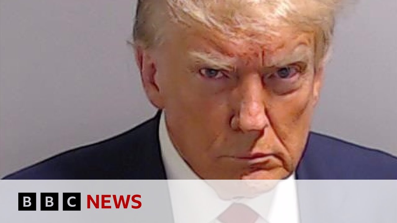 Donald Trump mugshot released after election arrest - BBC News