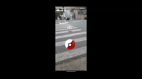 Jogando PokéGO fora de casa u.u