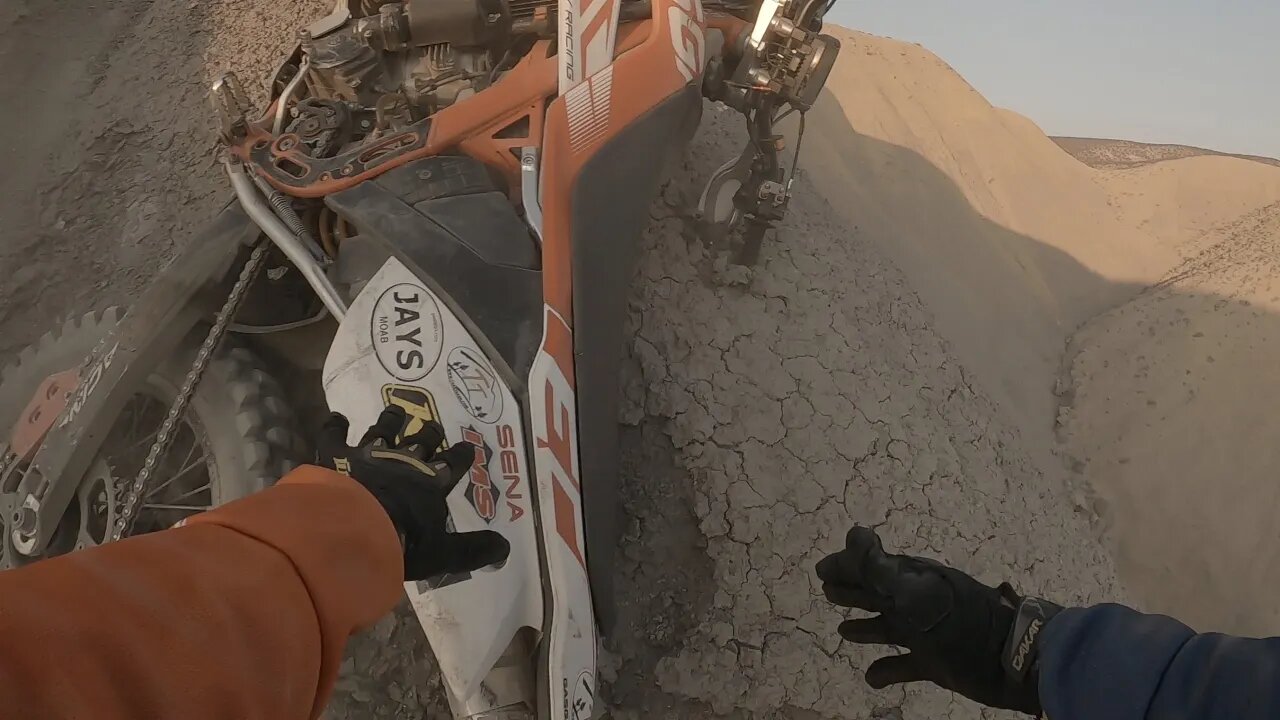 Peach Valley - Riding the Adobes!