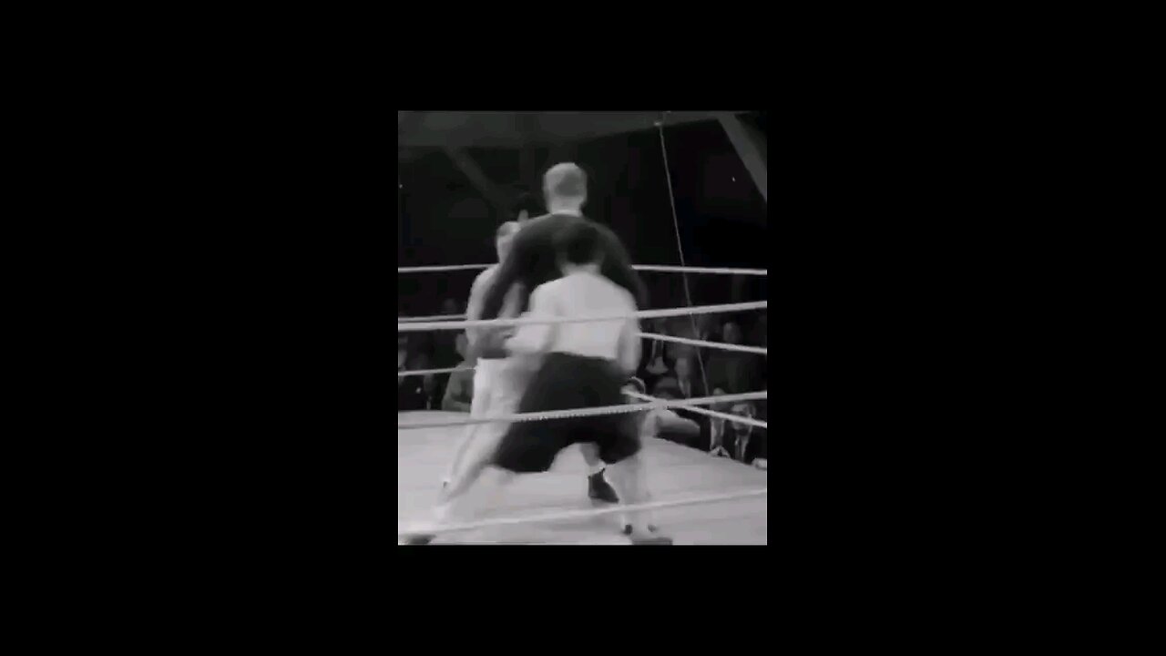 Charlie Chaplin funny boxing...🥊