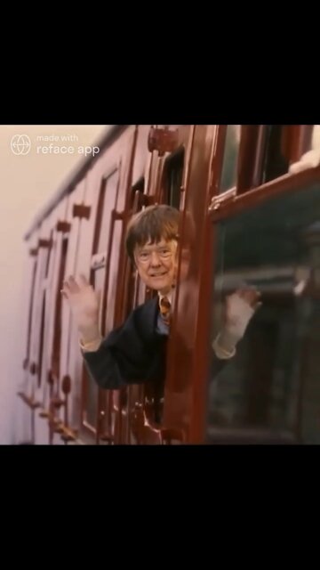 Donald Trump Waves Goodbye Meme!