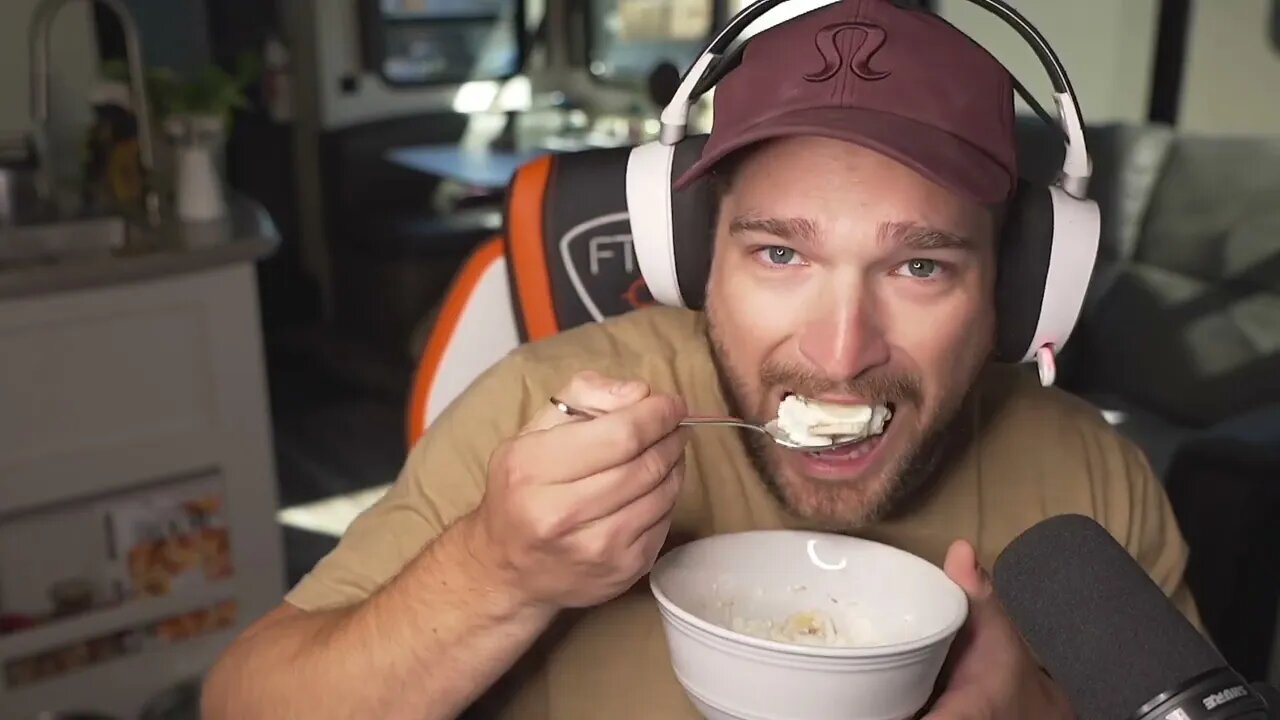 Troll on My Stream Tells Me to 'Stop Eating' While Streaming