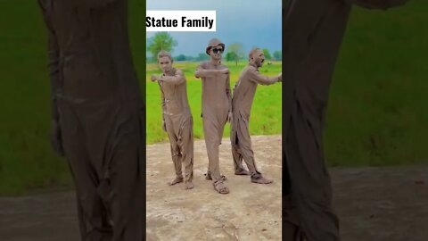Statue Friends