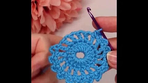 How to crochet circle motif short tutorial