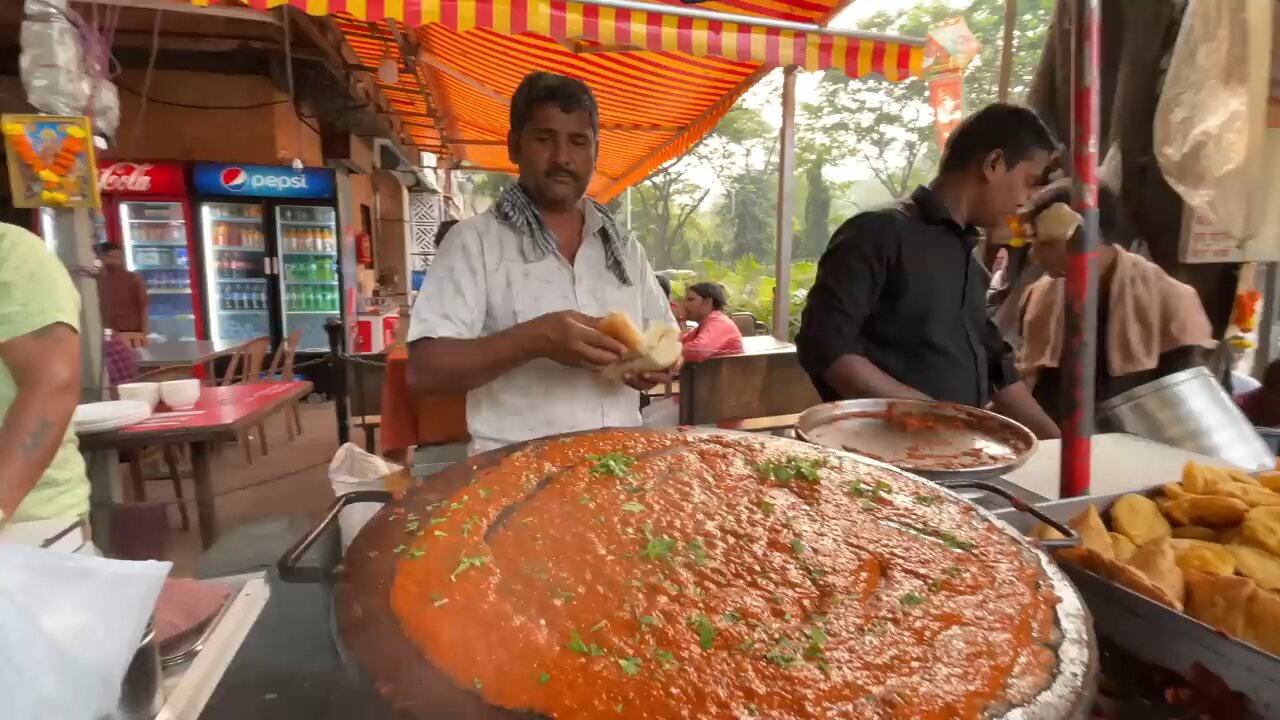 badapav Indian Street food