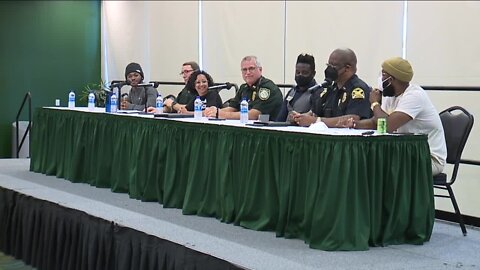 USF students, police hold forum on race and policing