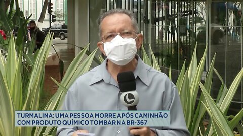 Uma pessoa morre após caminhão com produto químico tombar na BR-367 em Turmalina