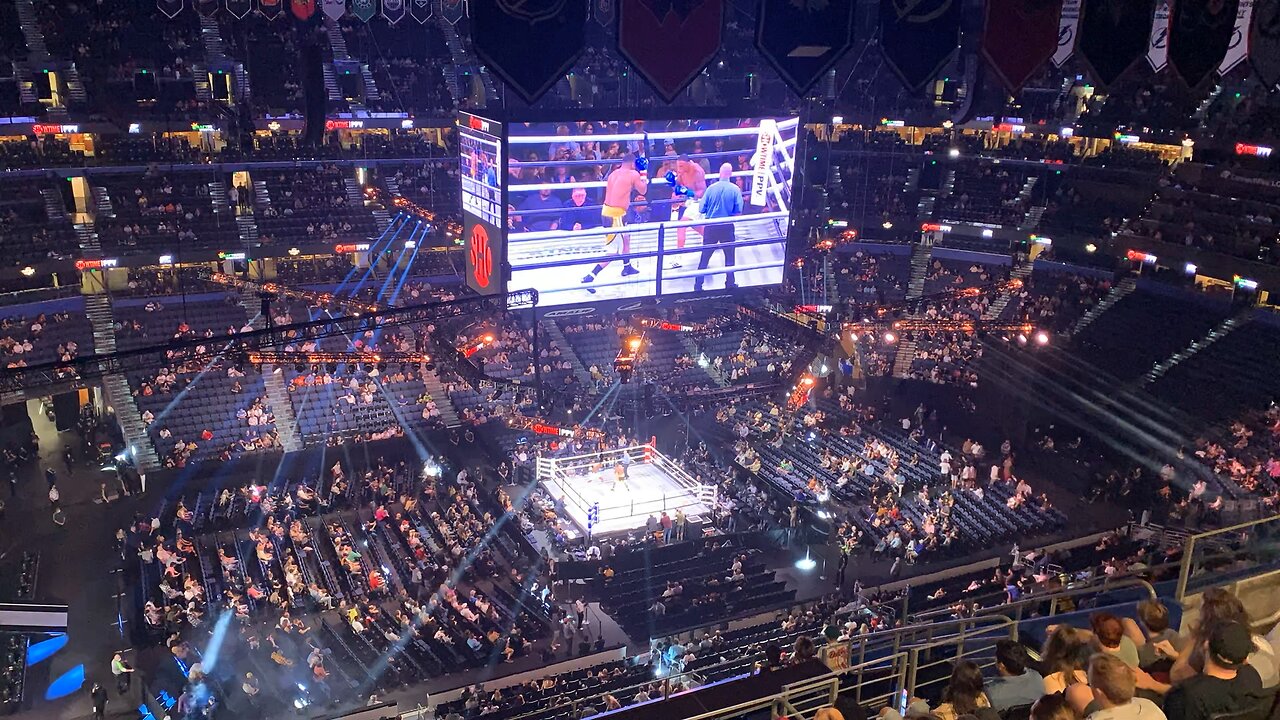 Timelapse of Arena filling up before a BIG Fight!