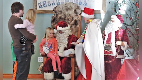 Le père Noël et la mère Noël à la rencontre des enfants à Beauceville