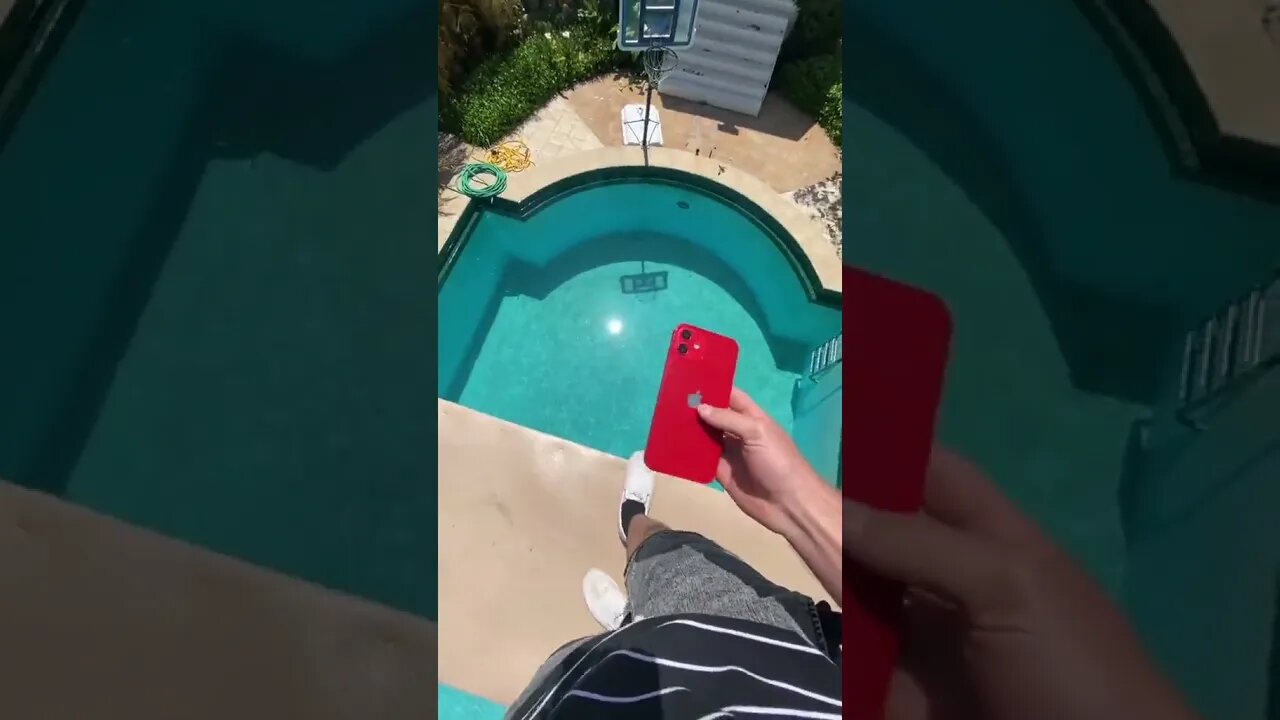 È U M I P H O N E C A R A !