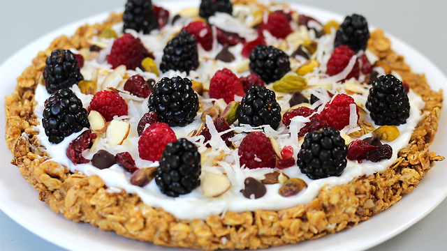 Granola breakfast pizza recipe