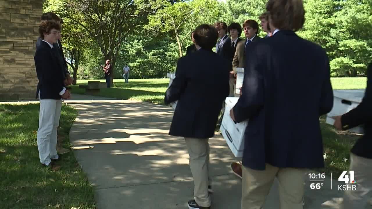 Rockhurst High School pallbearers voluntarily show up for death