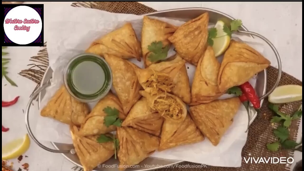 Tandoori Resha Chicken Samosas