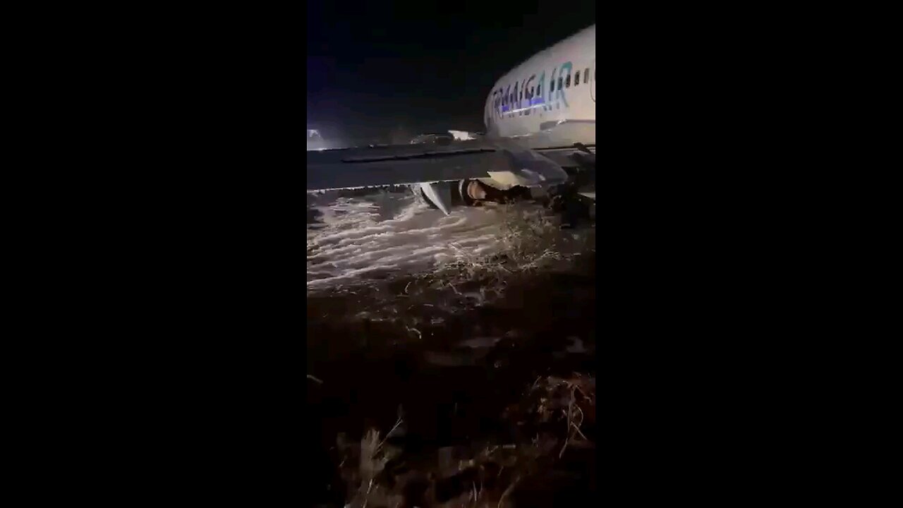 BREAKING: Boeing 737 crashes during take-off in Senegal, 11 people injured.