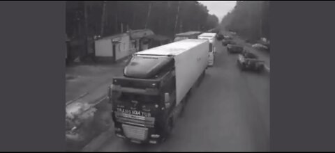 Russian/Belarusian forces moving to Ukraine via Senkivka border checkpoint