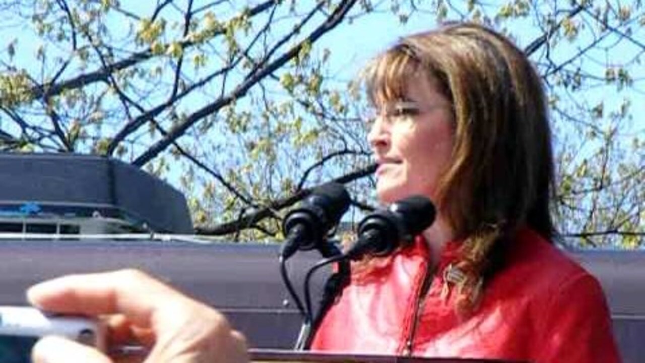 Sarah Palin Tea Party Express 4-14-10 (Close).AVI