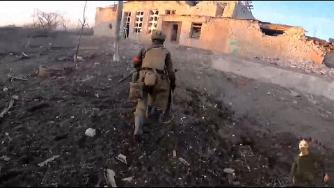 Russian soldiers advancing somewhere in the SMO