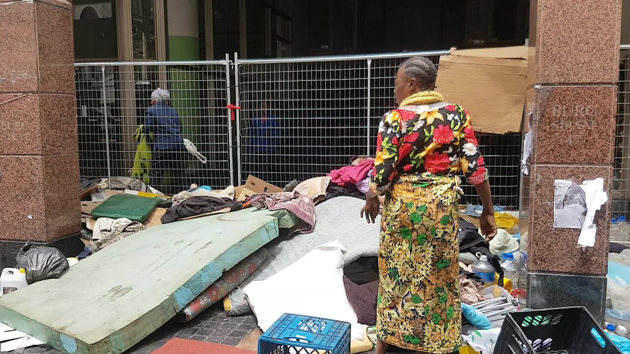 SOUTH AFRICA - Cape Town - Refugees violently removed from Cape Town CBD (Video) (Sve)