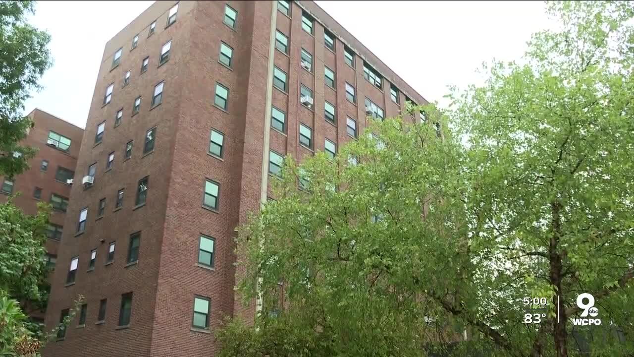 Seniors in this CMHA building are living through heat wave with broken AC