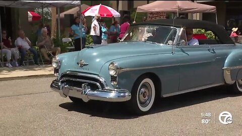Seniors get front row seating to private parade of classic cars, trip down memory lane