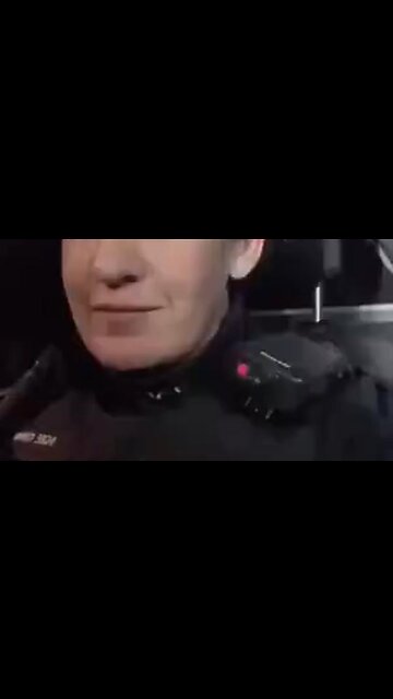 Canada | Cops Are Siding With The Ottawa Bound Truckers Caravan