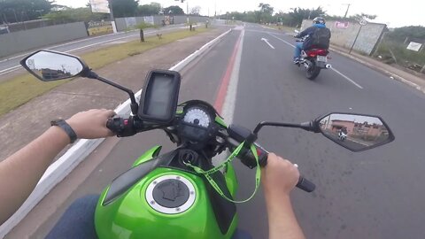 Indo para comprar uma CBR600R ou CB600F e voltando com uma XJ6F azul