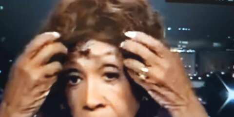 MAXINE'S HAIR ATTACKS HER HEAD?