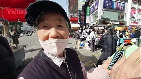 230412... 명동에서 만난 하나님의 축복을 받은 신앙인 선배님에게 축복이... 임하시기를 !!! 기도합니다...