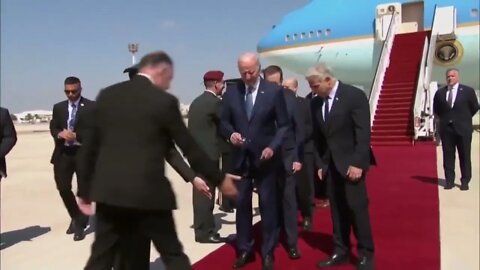 Biden arrives in Israel: "What am I doing now" 🙈