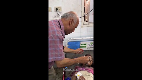 ايش ذنب الطفلة هاي اللي كانت تلعب"... طفلة أصيبت في المجزرة التي ارتكبها الاحتلال في غزة ظهر اليوم