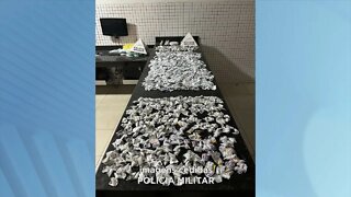 Apreensão em Caratinga: Polícia apreende grande quantidade de droga escondida em manilha.