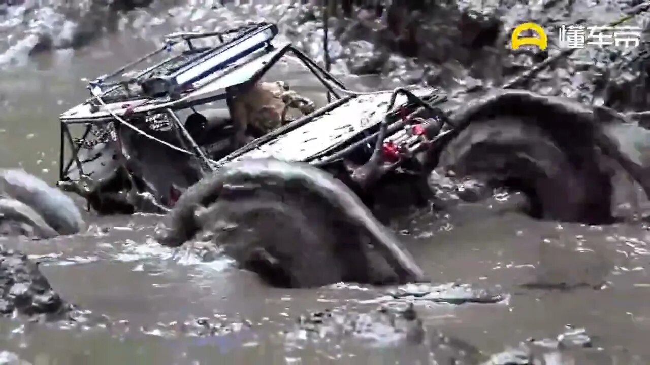20: Look at the model car off-road, the vision is amazing, take a look.