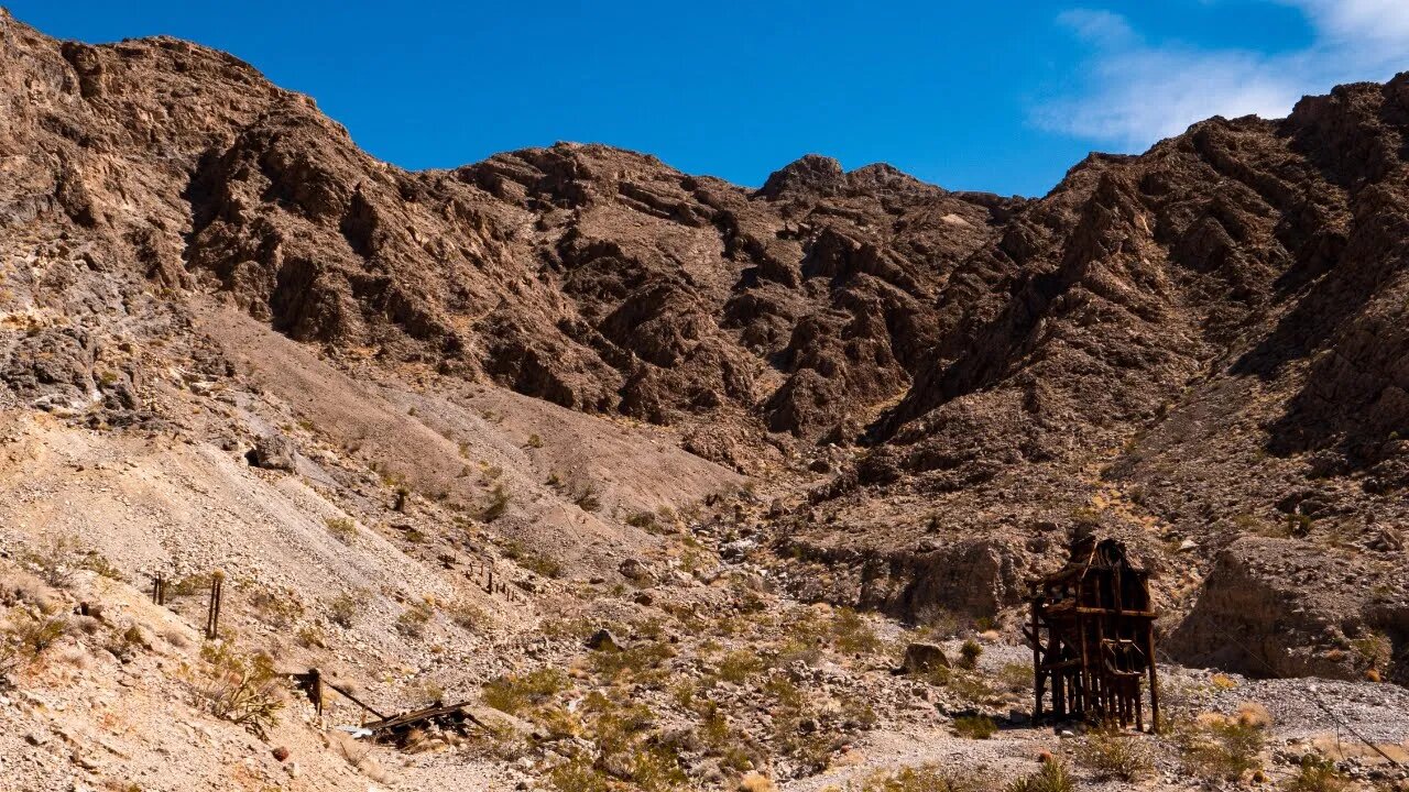 Exploring an Abandoned Gold Mine: Hidden Treasures and Dangerous Paths