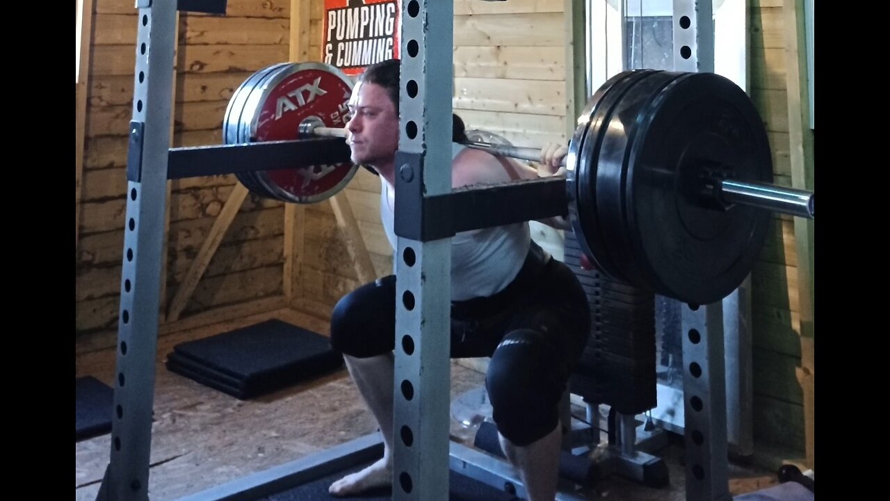 170 Kgs Pin Squat. New PR!