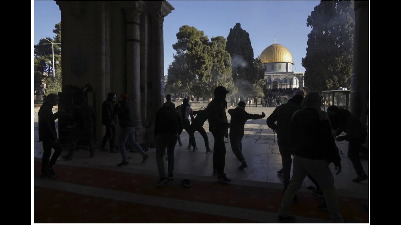 More than 150 injured in violent clashes at Jerusalem holy site