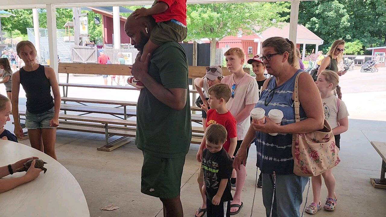 Kellen & IzaYAH with Grandy at Milwaukee ZOO Petting-Part