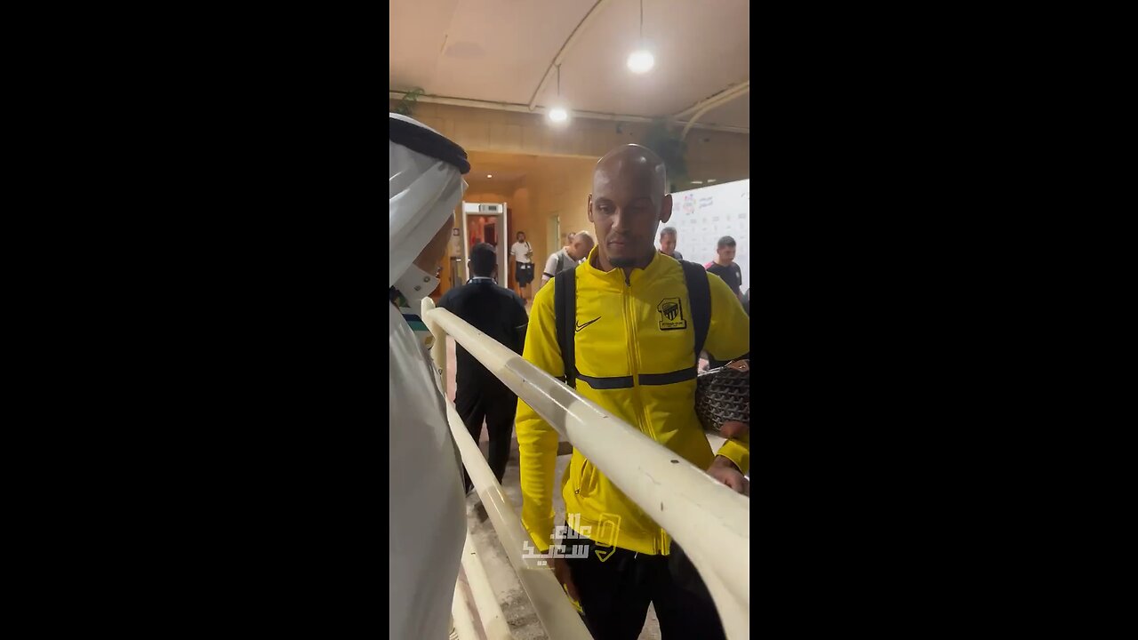 Fabinho receives a Rolex from a Saudi fan after winning a game !