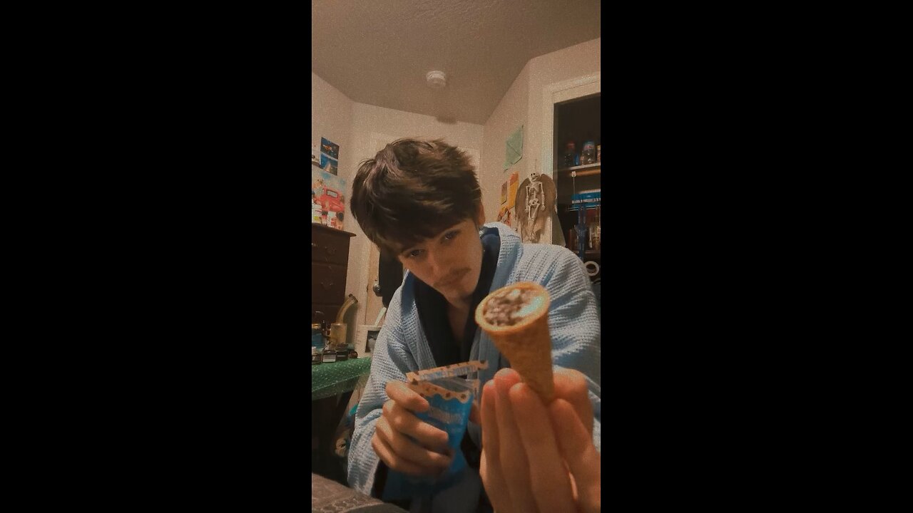 Yung Alone Eats Za Cones (They Get You Faded)