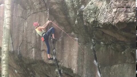 Långbeta: Fotbojan, 7c @ Granitgrottan