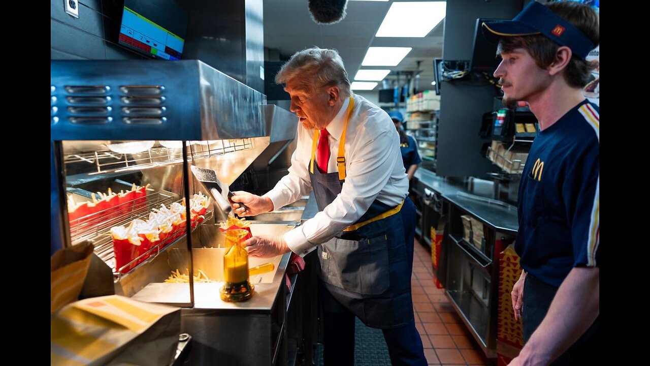 Donald Trump is serving it up at McDonald’s: 🍔🍟 "I made it myself." 🍔🍟