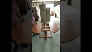 Mesa Extensível Redonda, 100% madeira laminada.