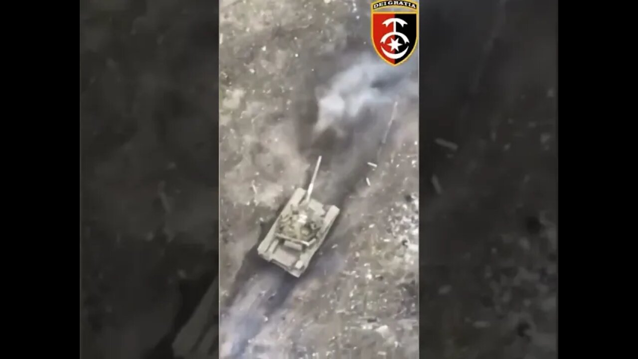 Ukrainian forces take out Russian tank hiding in the woods